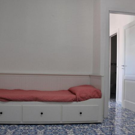 Calise Guest House B Senza Balcone Прочида Екстериор снимка