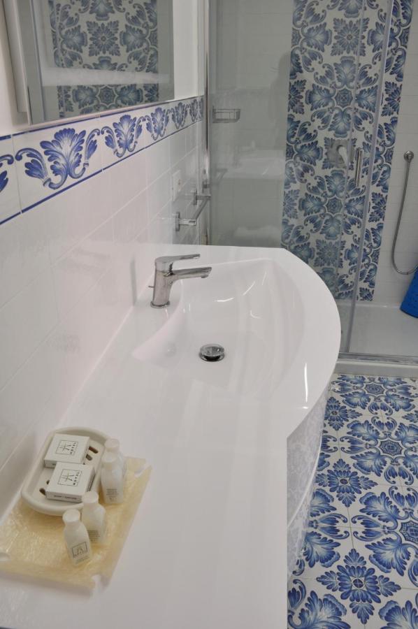 Calise Guest House B Senza Balcone Прочида Екстериор снимка