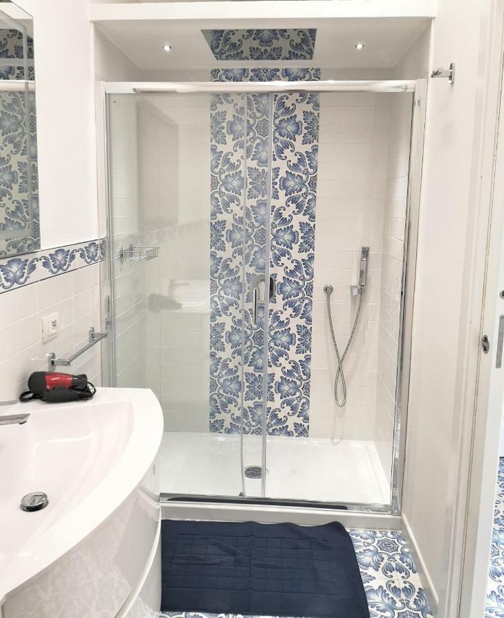 Calise Guest House B Senza Balcone Прочида Екстериор снимка